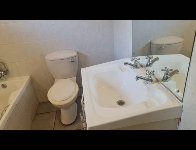 3 BEDROOM TOWNHOUSE FOR SALE IN PROTEA PARK
